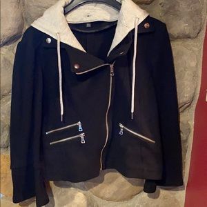 NEW Black jacket w grey hood